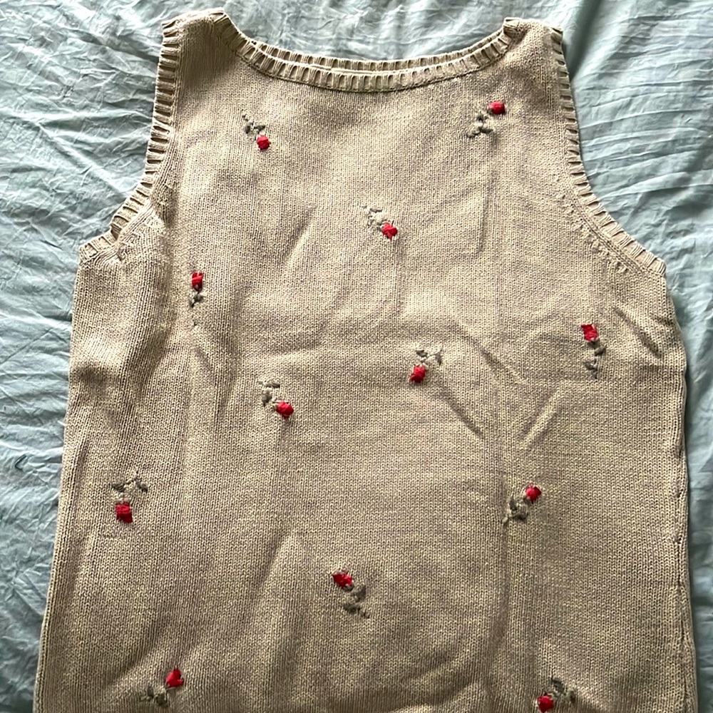 Eddie Bauer Sleeveless sweater.
